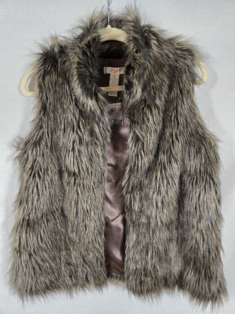 Stunning Kenar Women’s Faux Fur Vest in Size Medium.